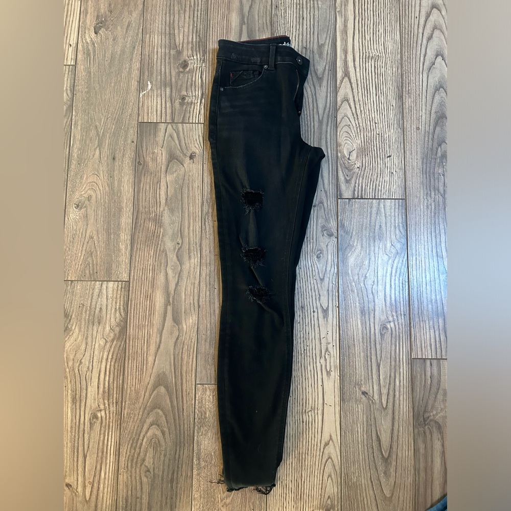 Black edgely jeans